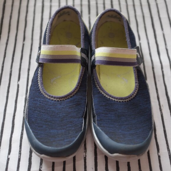 Bzees Reign Womens Blue Mary Jane Slip On Shoes Walking Comfort size 7.5 - Picture 1 of 12